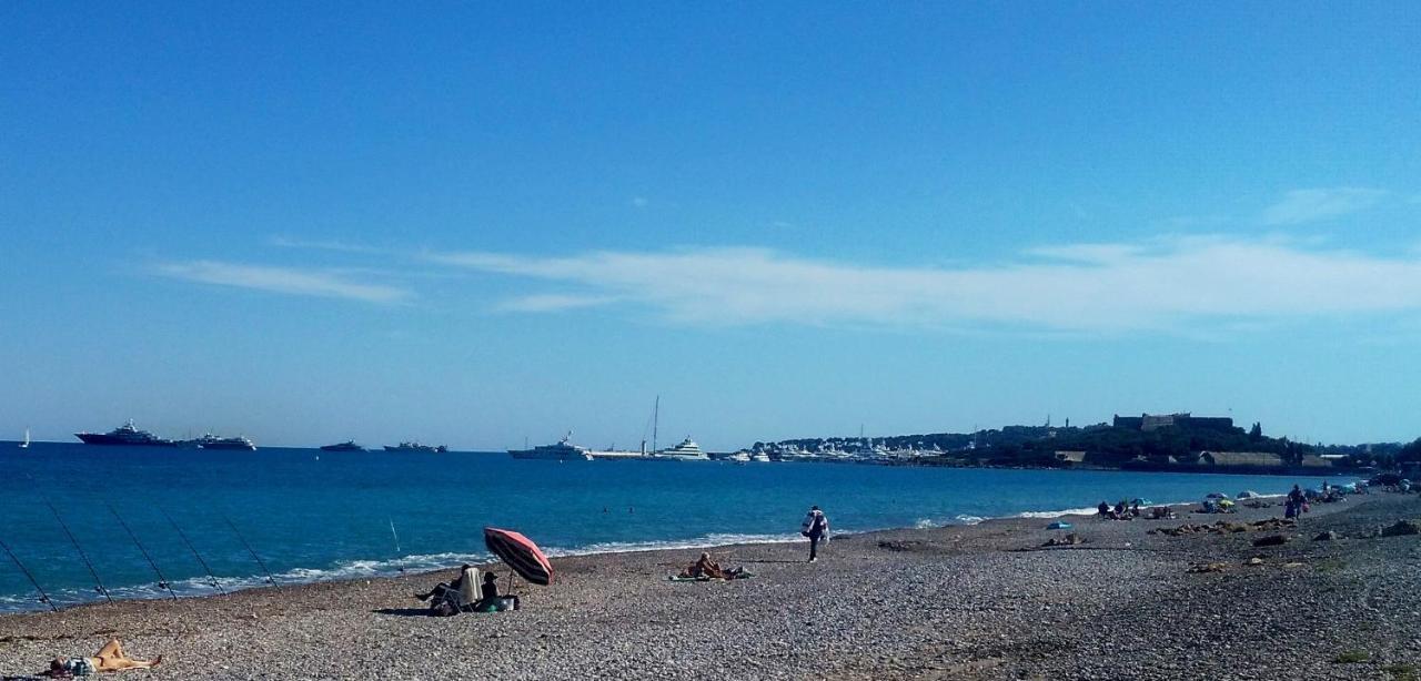 Crew Lighthouse Vandrarhem Antibes Exteriör bild