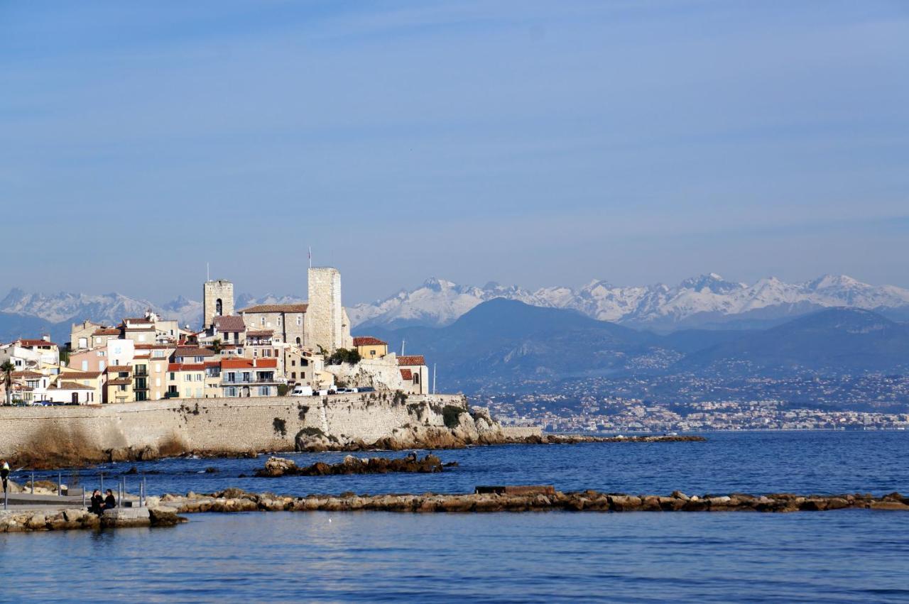 Crew Lighthouse Vandrarhem Antibes Exteriör bild
